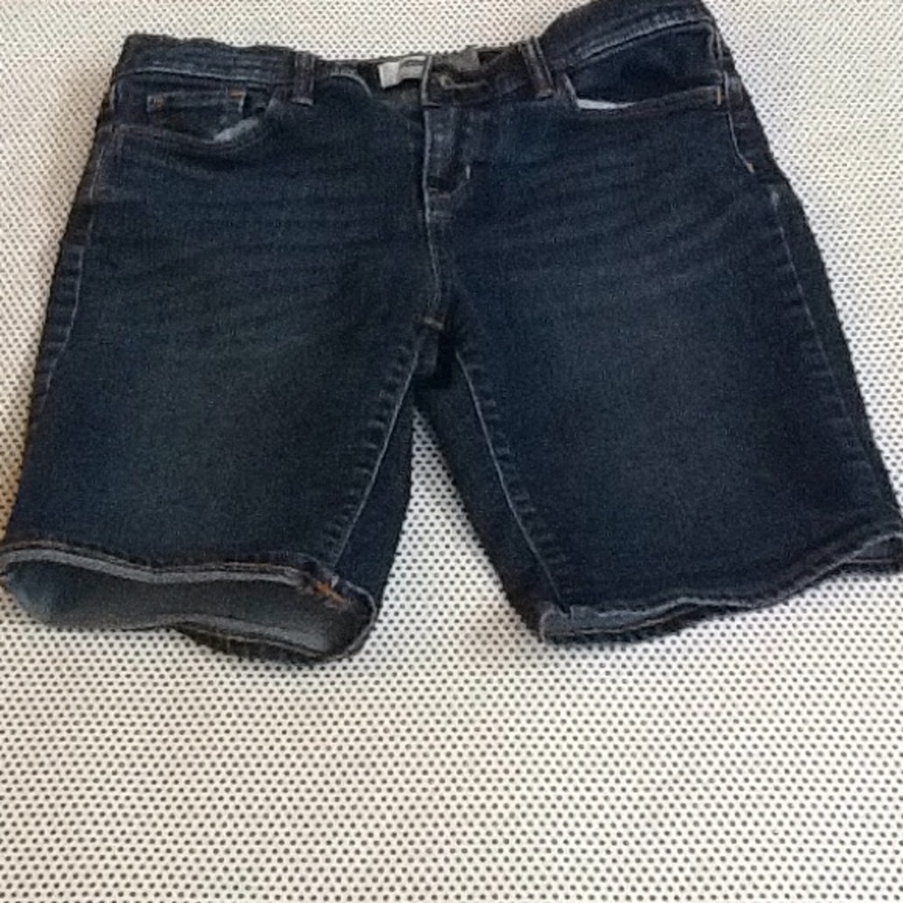 Old navy and it's the bomb ⚡️⚡️